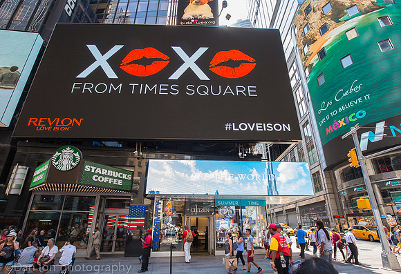Revlon's 'Kiss Cam', Times Square