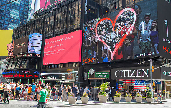 Revlon's 'Kiss Cam', Times Square
